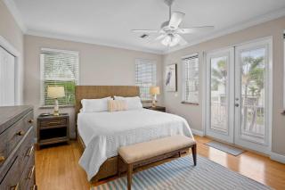 Holmes Beach - Pool - Minutes to Beach - Sleeps 8 - 7