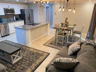 Min to IMG - Heated Pool - Putt Putt - Sleeps 6 - 2