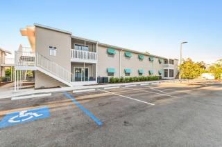 Min to IMG - Heated Pool - Putt Putt - Sleeps 6 - 4