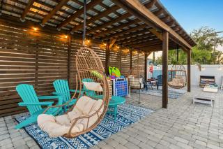 Sleeps 6 - Pool w Slide - Putt Putt - Min to IMG - 8