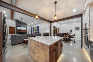 Sam Hughes, 3 BR 2 BA, Outdoor Living, Grill - 9