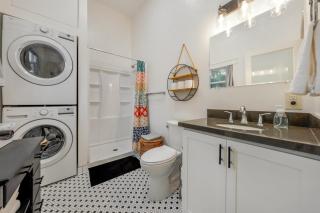 Historic Duplex, Near 4th and Congress, 1 BR 1 BA - 9