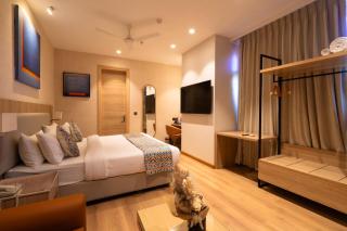 Hotel Bluestone Prime Nehru Place by The Cosy hotels - 1