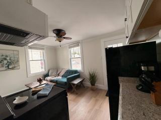 Tiny, Budget Friendly 1 Bedroom Central CT - 4