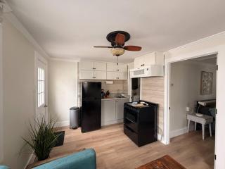 Tiny, Budget Friendly 1 Bedroom Central CT - 2