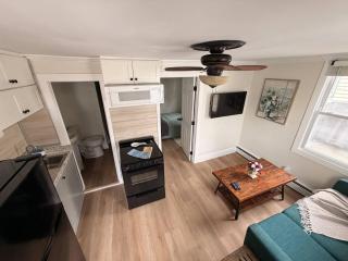 Tiny, Budget Friendly 1 Bedroom Central CT - 1