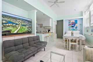 Garden Studio Retreat with Pool Deck Access - 8