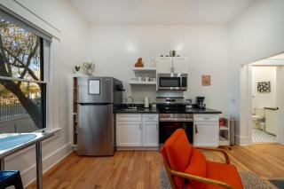 Charming and Cozy, 1 BR 1 BA , Historic Duplex - 9