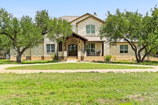 Big Red Chicken Estate - 5