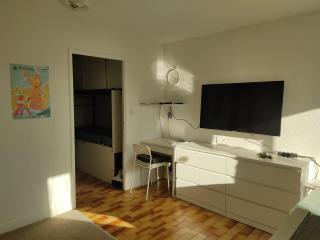 Studio rénové, proche port & village, parking, animaux admis - FR-1-796-83 - 2