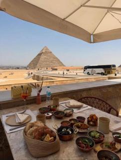 BP Pyramids View - 0