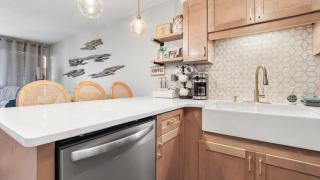 Renovated Steps to the Beach Pickleball Pool BBQ Grills Sleeps 6 Pier Park & 30A - 6