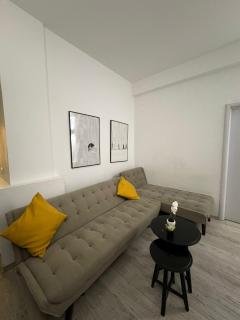 Central Comfort Apartment - 0