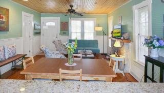 Bungalows on the Square- Unit 1 - 3