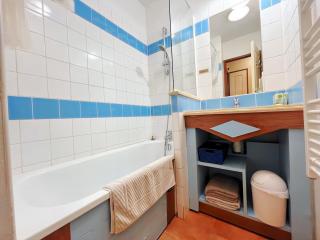 En rez-de-chaussée - terrasse & Piscine Chauffée - 7