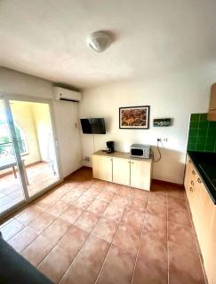 T2 paradisiaque en bord de mer et piscine - 4