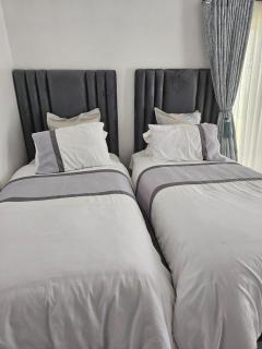 Where Comfort, Luxury&peace is our priority! - 4