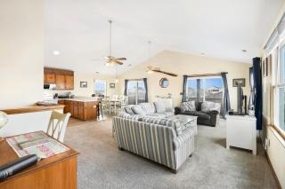 5042 - Beachside Hangar - 3