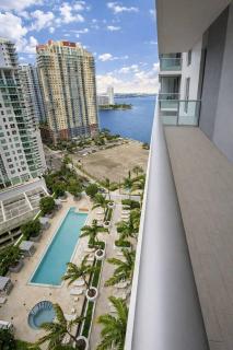 Modern Brickell Luxury Stay - 9