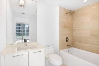 Modern Brickell Luxury Stay - 6