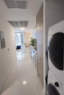 Modern Brickell Luxury Stay - 5