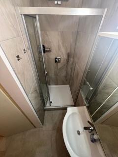 Authentic 2-bedroom apartment - 1