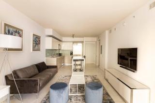 Brickell w/ Waterview, Fast Wi-Fi & Free Parking! - 0