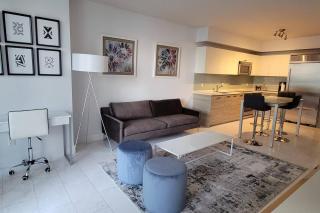 Brickell w/ Waterview, Fast Wi-Fi & Free Parking! - 3