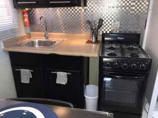 Cozy Central 1BR 2nd Floor High Speed WiFi - 6