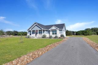 Oasis by the Lake - 5