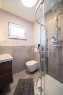 Memories - 2BR Apartment - Free Parking - 5