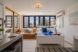 Luxe Beachside Oasis Pool Parking by PH - 0