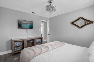 15min to Clearwater Beach | Pool | Beach Gear - 1