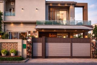 Brand New 3 Storey 4 Bed Lux Mansion DHA Phase 5 - 8