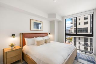 Prime Location Condo Steps from Bayfront Park - 8