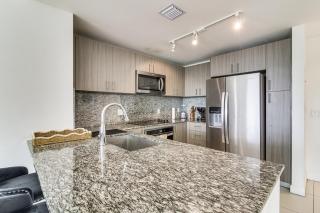 Steps to Dtwn Doral Park: Modern Group Retreat! - 8