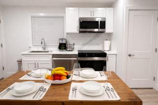 Spacious 3 Bed - Steps to Kendall - 9