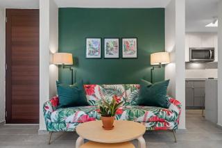 Beautiful Queen Penthouse with Large Terrace - 4