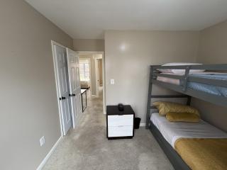 Cozy Woodside Home Near DC & National Harbor - 6