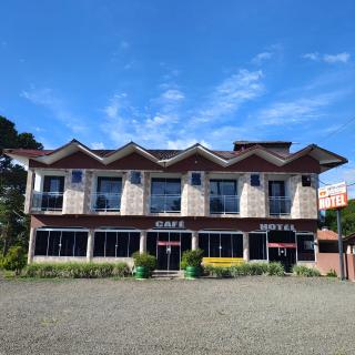 Hotel Entre Lagos - 4