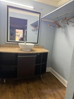 Soho inn & suites - 8