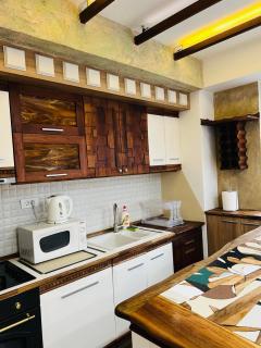 Luxury City Apartment-Steps from City Center - 3