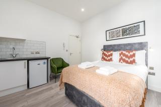 Richmond Apartments - 4