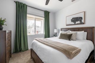 5BR Flagstaff Forest Home Mountain Retreat - 2