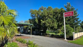 Mitchell Motel & Cabins - 0