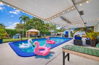 FLL Family Beach Villa, Heated Pool, Kids Playground - 0
