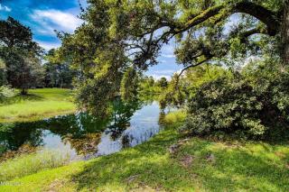 Lakeside Villa - Quite Location, walk to the pool and to the Country Club - 1