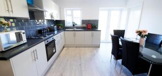 46DW Dreams Unlimited Contractor Home in Ashford - 3