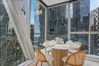 Luxury City Escape -Premium Tower Living - 3