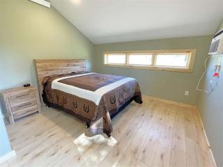 Lariat Bunkhouse - 4